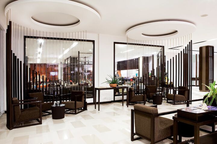 Hotel Lobby