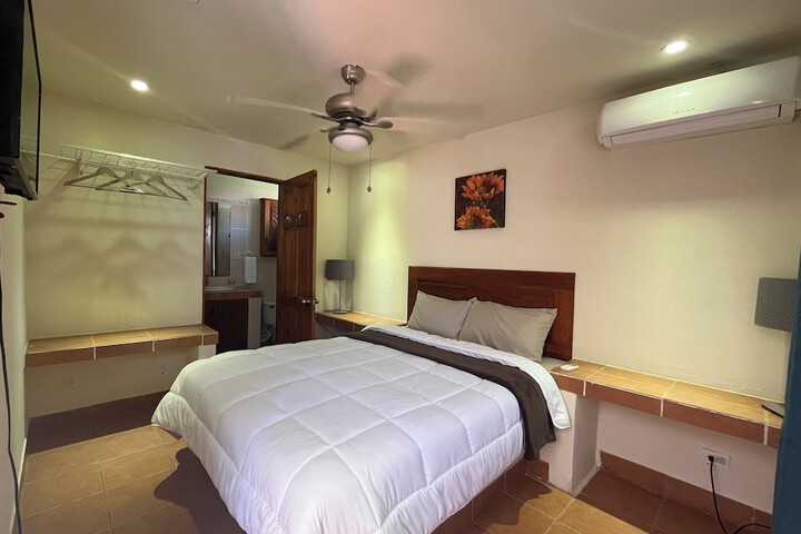 Room 2 of 40