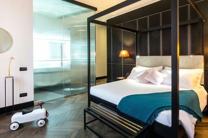 Room 7 of 50