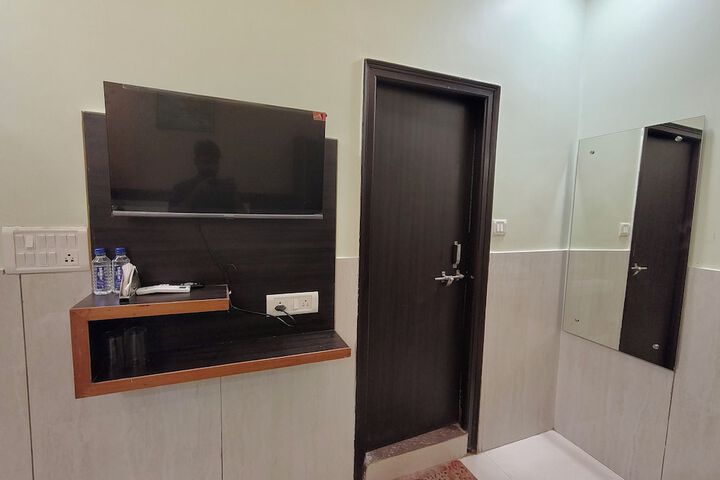 Room 29 of 76