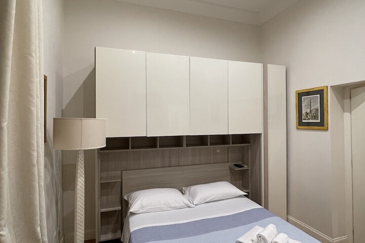 Room 14 of 32