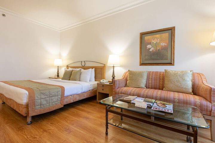 Room 16 of 105