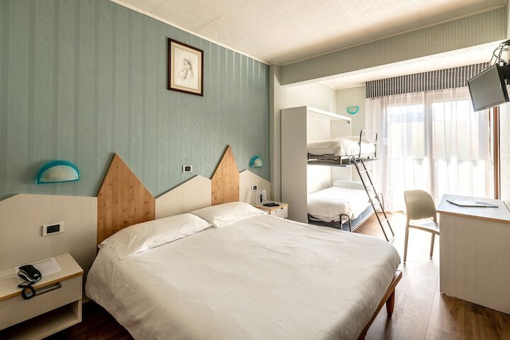 Room 7 of 46