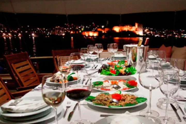 Dining 12 of 14