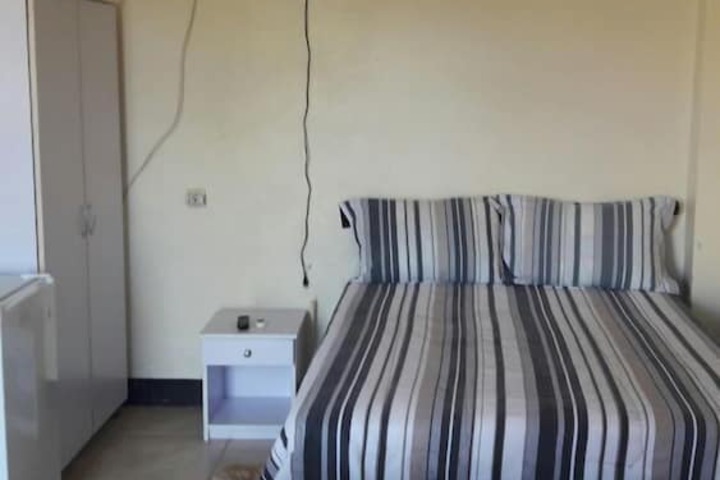 Room 9 of 40