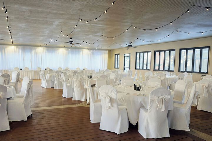 Banquet hall