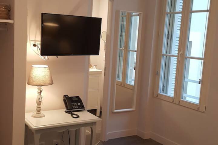 Room 26 of 62