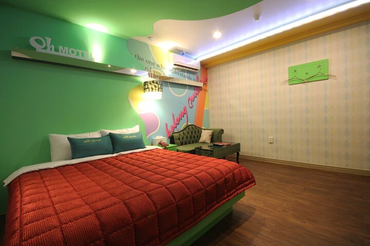 Room 107 of 156