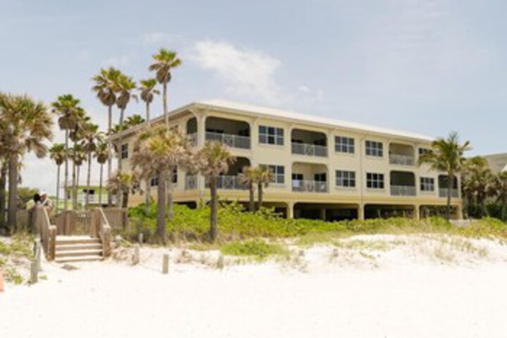 Exterior of Breakers 4 at Sandcastle 1
