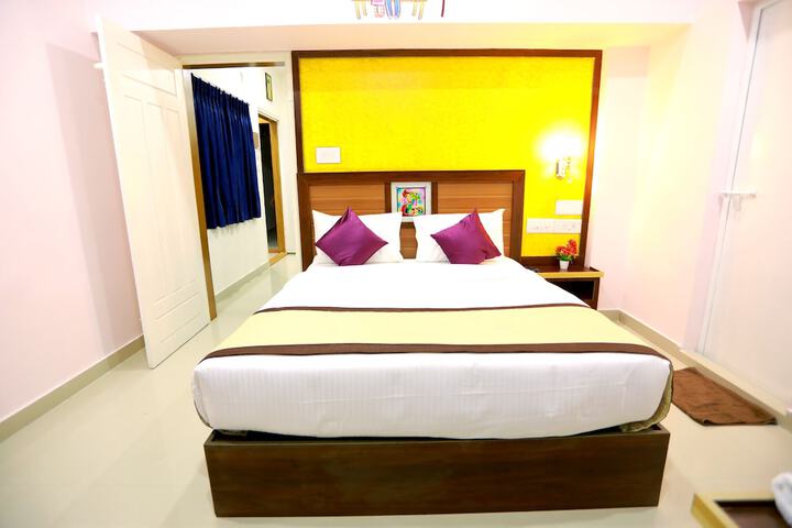 Room 9 of 63