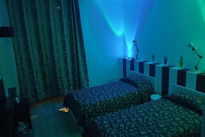 Room 8 of 16