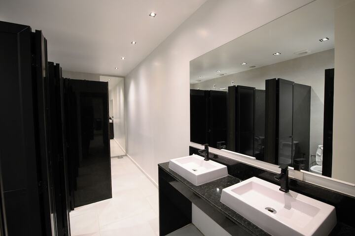 Room 15 of 19