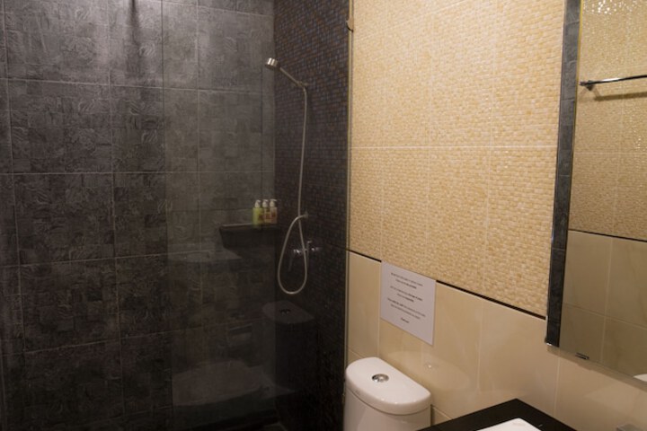 Room 25 of 33