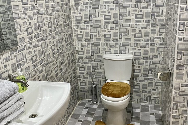 Room 64 of 77