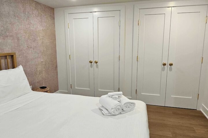 Room 5 of 72