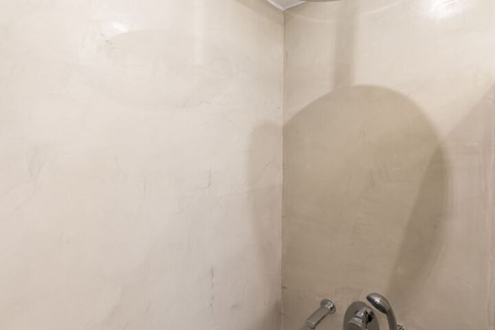 Room 117 of 197