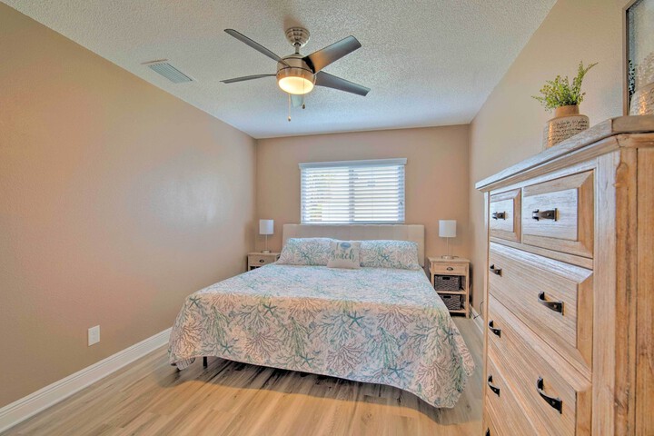 Room 2 of 32