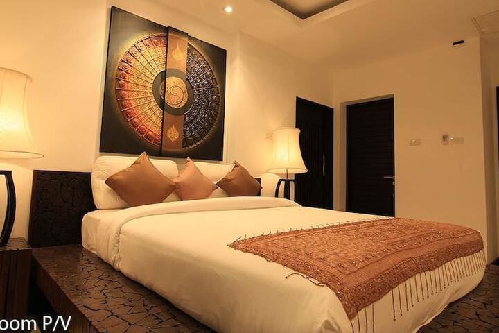 Room 3 of 20