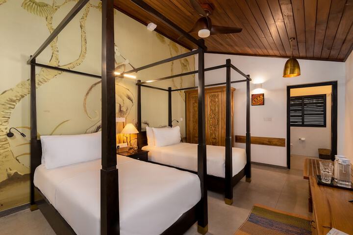 Room 8 of 29