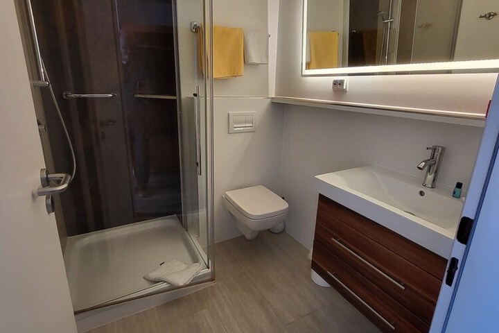 Room 12 of 22
