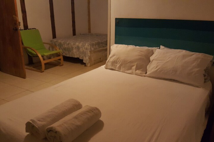 Room 5 of 16