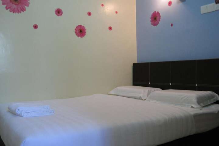 Room 16 of 32