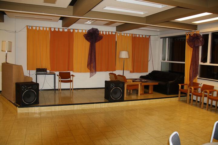 Lounge 42 of 65