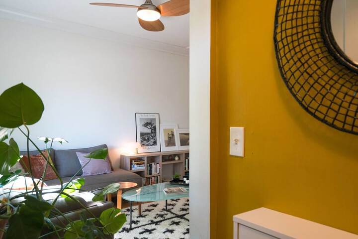 Room 6 of 16