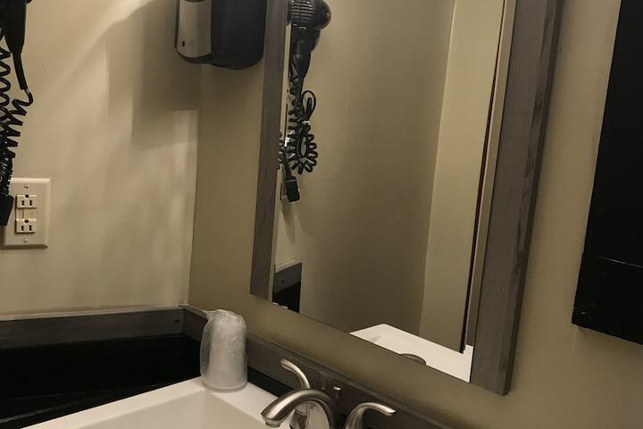 Room 69 of 104