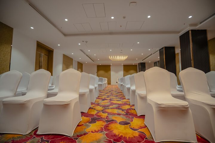 Ballroom/Hall 58 of 71