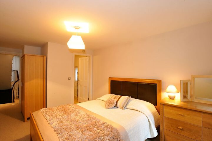 Room 4 of 92