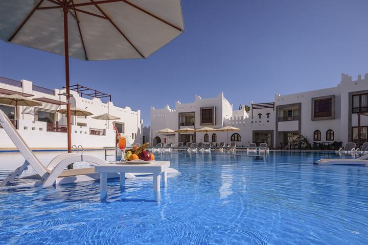 Pool Hotel