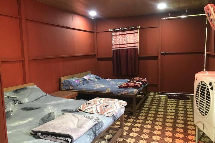 Room 6 of 50