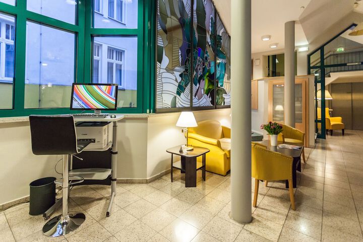Entrance & Lobby
