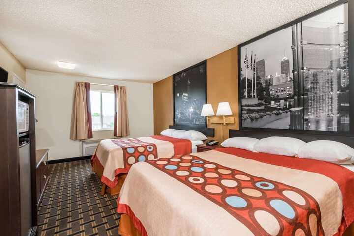 2 Double Beds (3 of 4)