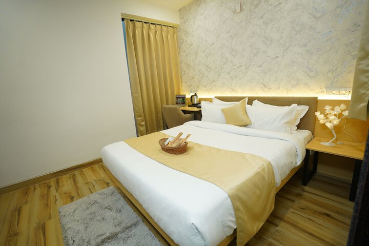 Room 13 of 93