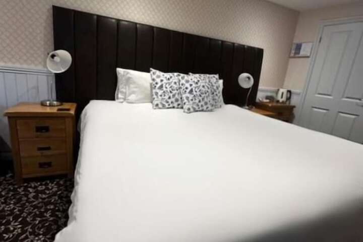 Room 12 of 74