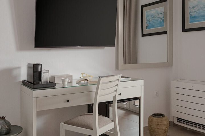 Room 44 of 92