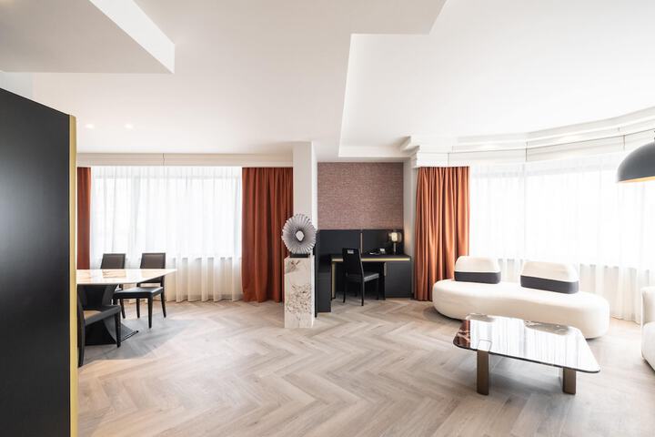 Room 35 of 122