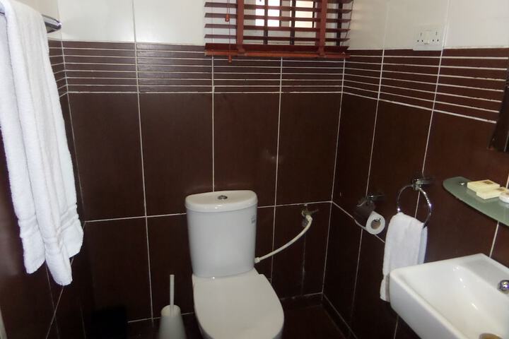 Room 4 of 20