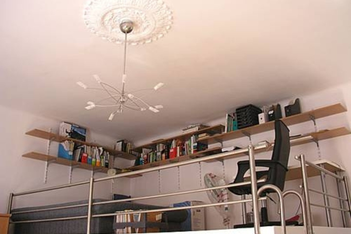 Room 10 of 16