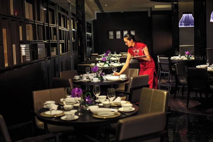 Dining 37 of 58