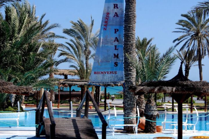 Hotel Pool