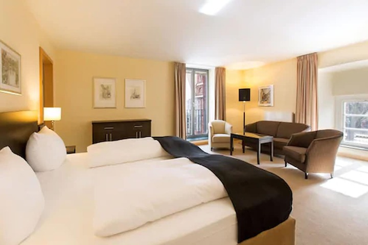 Room 7 of 29