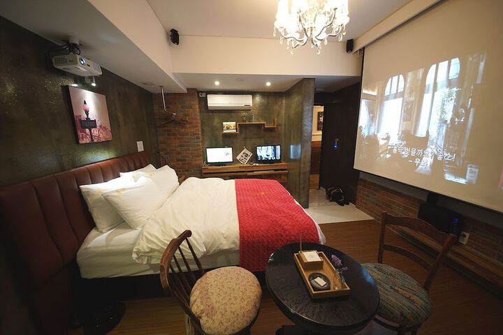 Room 26 of 68
