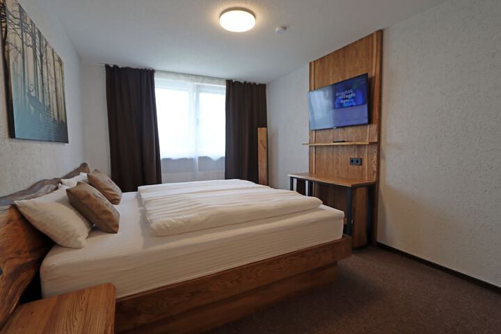 Room 25 of 121