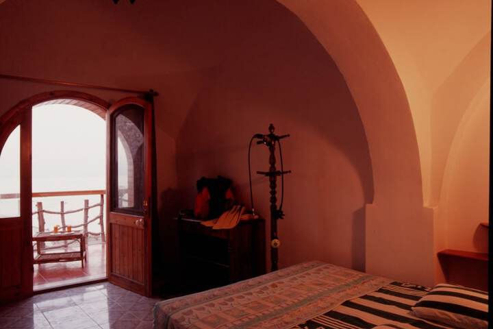 Room 4 of 46