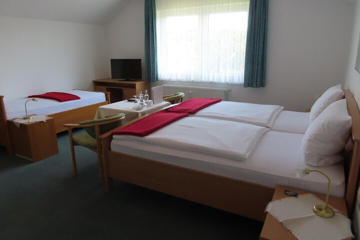 Room 9 of 42