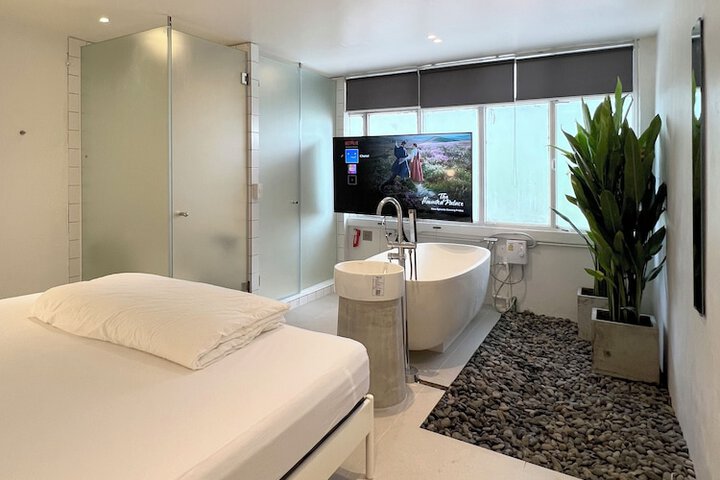 Room 11 of 41