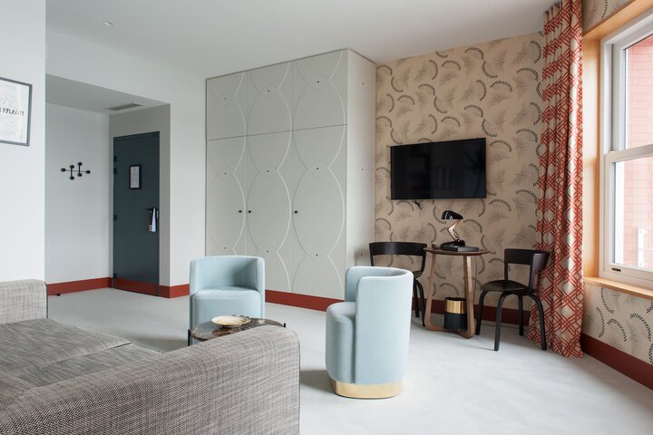 Room 34 of 106